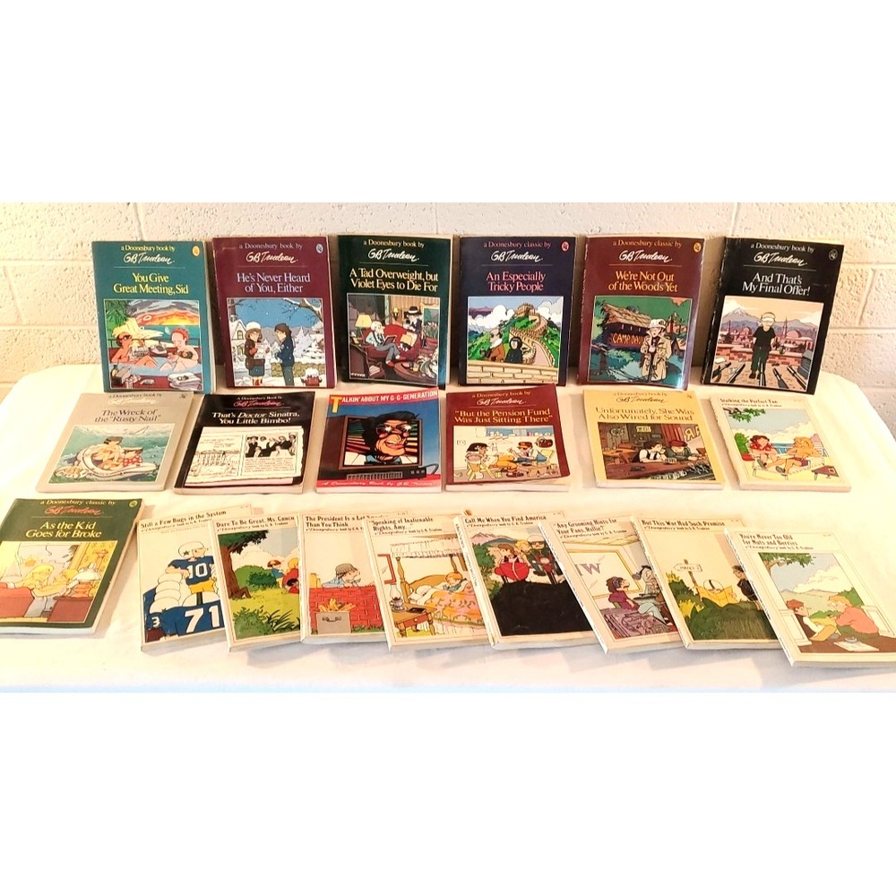 Lot of 21 Vintage Doonesbury Comic Books G.B. Trudeau Vintage Paperback 70s,80s‎